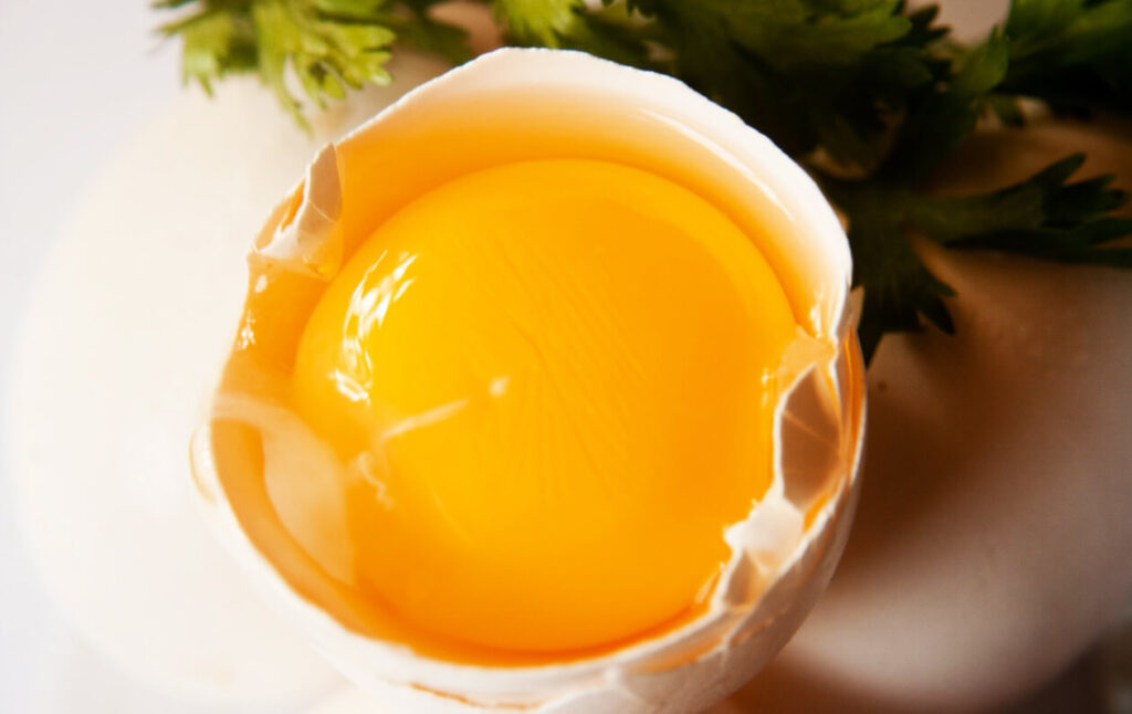 أفضل الاطعمة لزيادة هرمون التستوستيرون - صفار البيض
