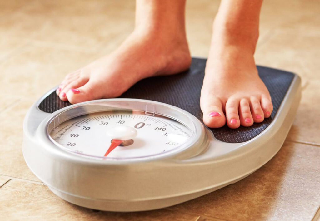 الحفاظ على الوزن الصحي - وزن نفسك بانتظام