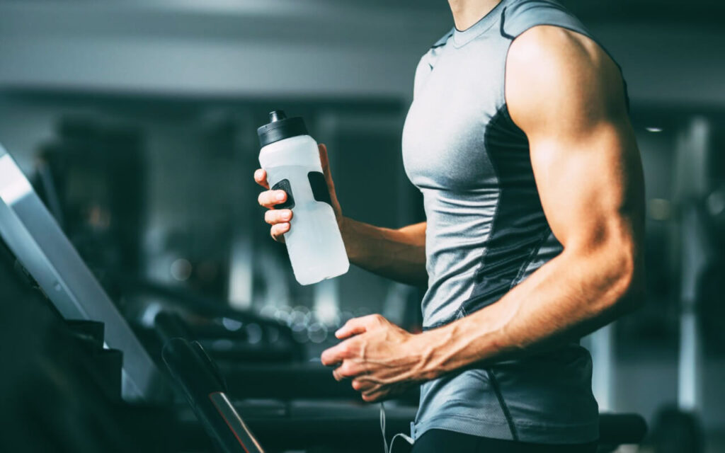 شرب الماء لانقاص الوزن - الماء يساعد في الأداء الرياضي