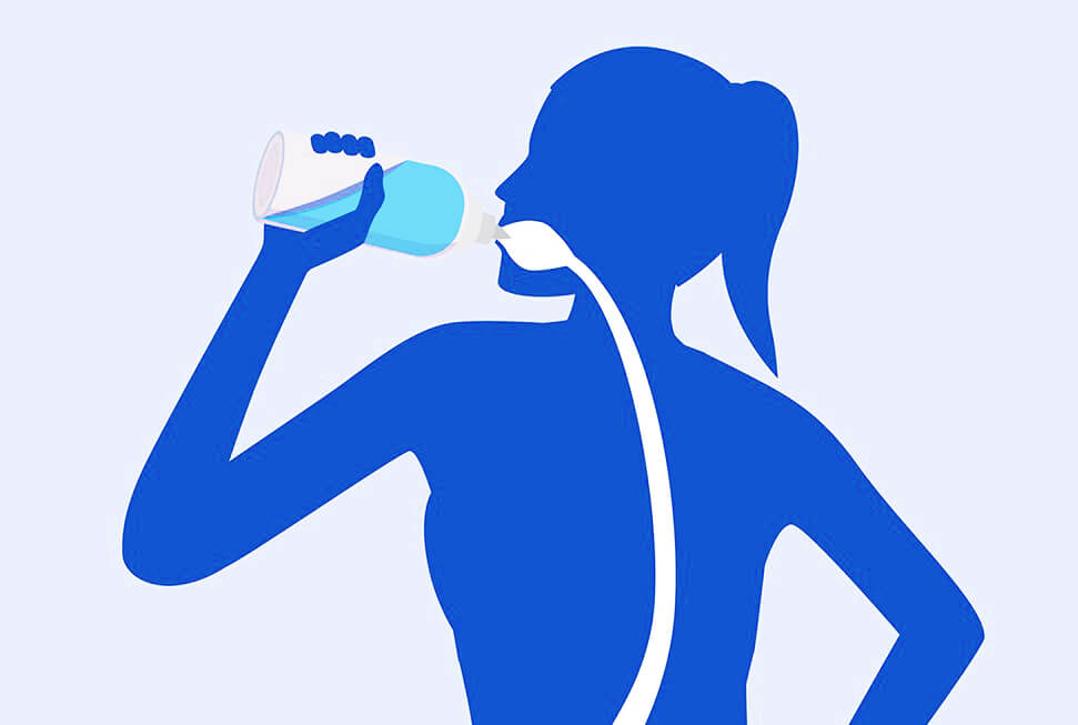 شرب الماء لانقاص الوزن - يساعد الماء على إزالة الفضلات من الجسم