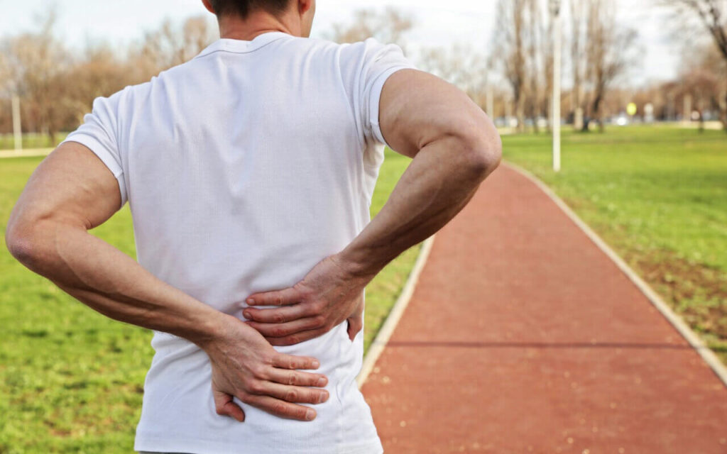 ما الذي يسبب ألم العضلات بعد التمرين؟
