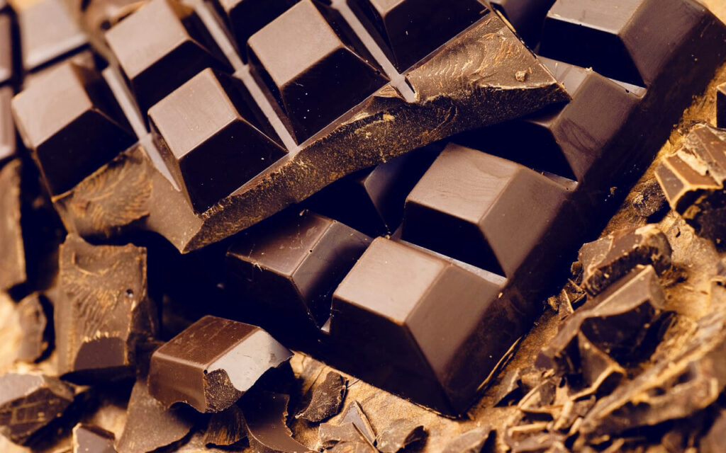 ارخص مصادر الدهون الصحية - الشوكولاته الداكنة