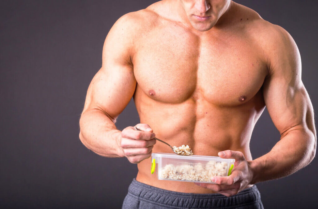 افضل وقت لتناول البروتين - عندما تحاول بناء العضلات