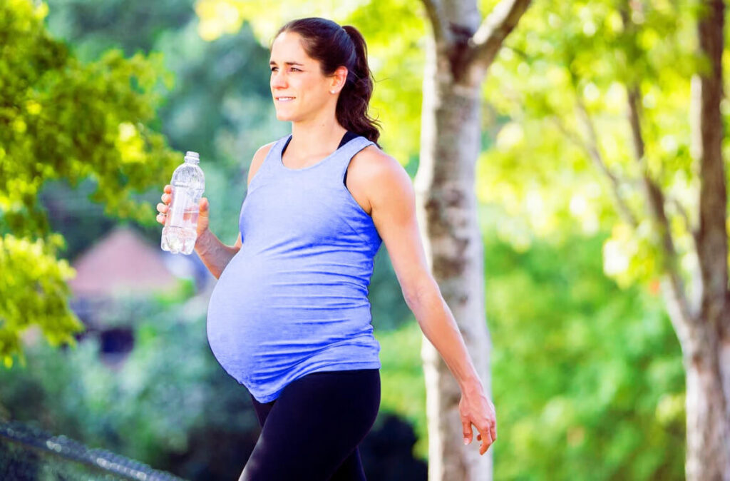 التمارين الرياضية للمرأة الحامل - المشي السريع