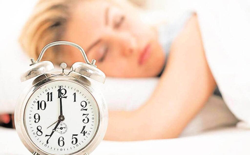 النوم بسرعة في الليل - إنشاء نمط نوم ثابت