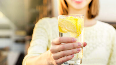 فوائد ماء الليمون