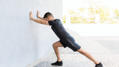 افضل تمارين الإطالة لعضلة السمانة مع كيفية القيام بها haronefit