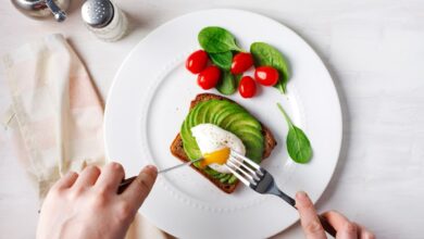 ماذا تعرف عن حمية الإقصاء؟ الفوائد والمخاطر المحتملة