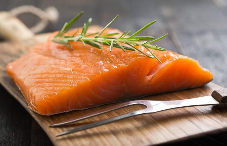  القيمة الغذائية لسمك السلمون: الدهون