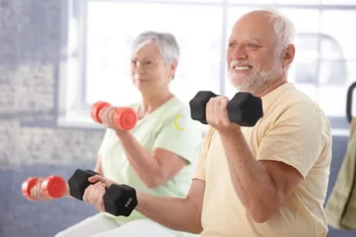 كيفية إنشاء تمرين كامل لتدريب القوة لكبار السن