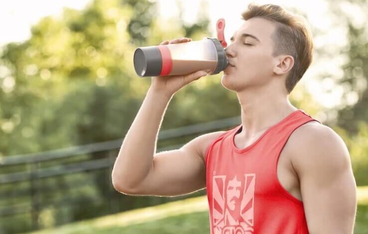 وقت شرب البروتين قبل أو بعد التمرين! وأيهما أفضل؟