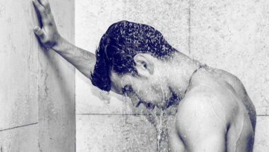 الاستحمام بالماء البارد في فصل الصيف